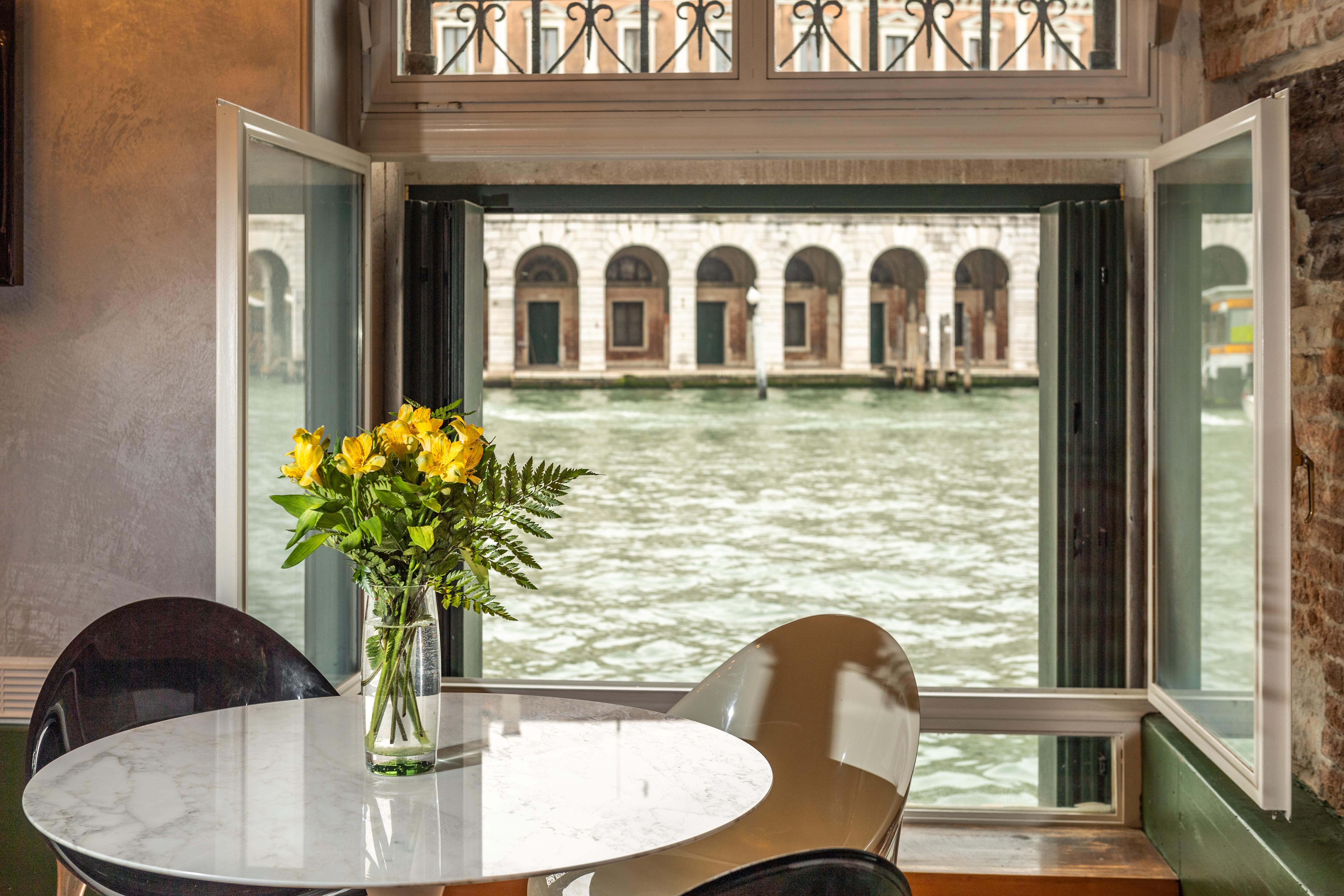 Locanda Leon Bianco On The Grand Canal Venice Exterior photo