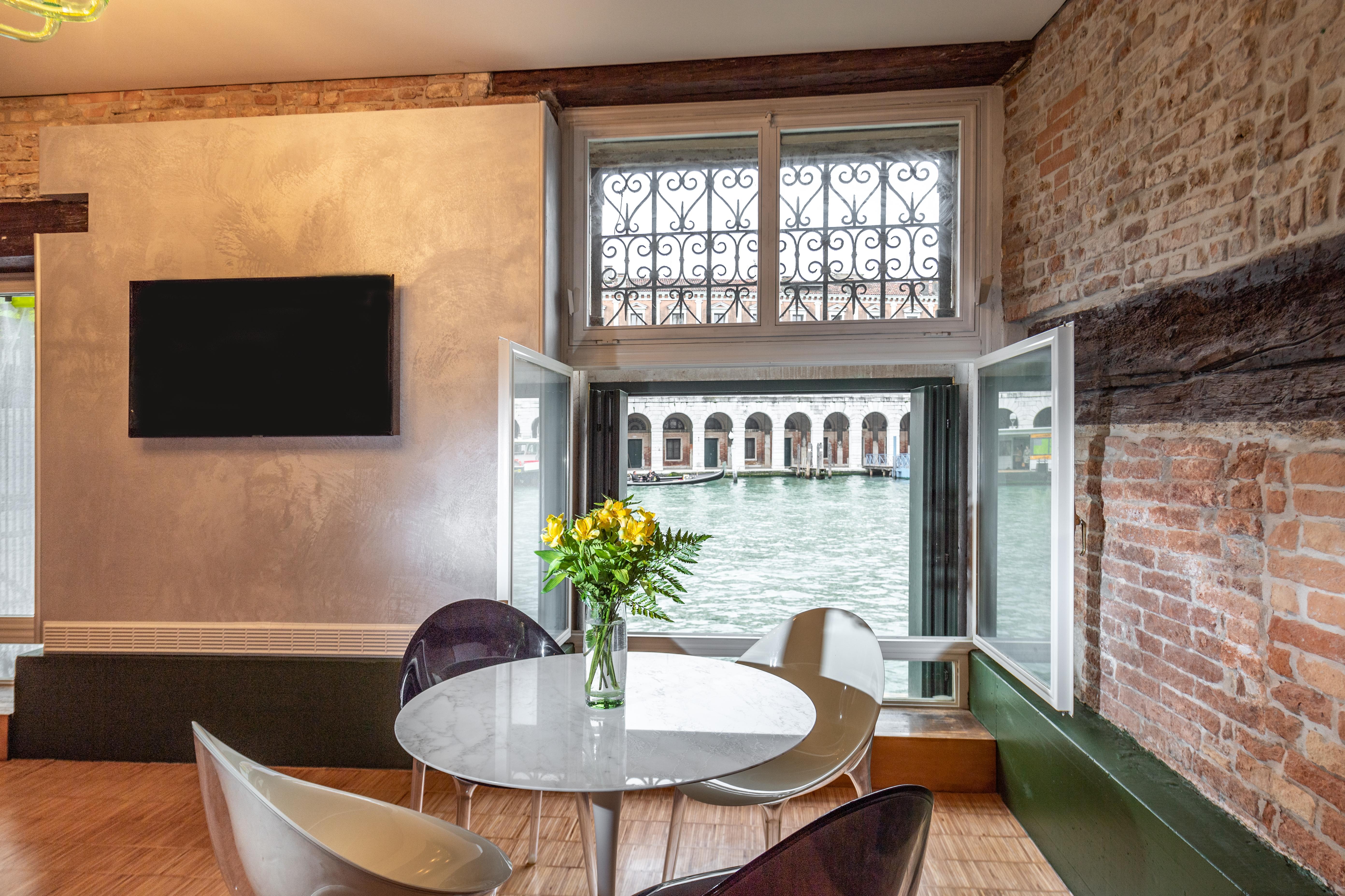 Locanda Leon Bianco On The Grand Canal Venice Exterior photo
