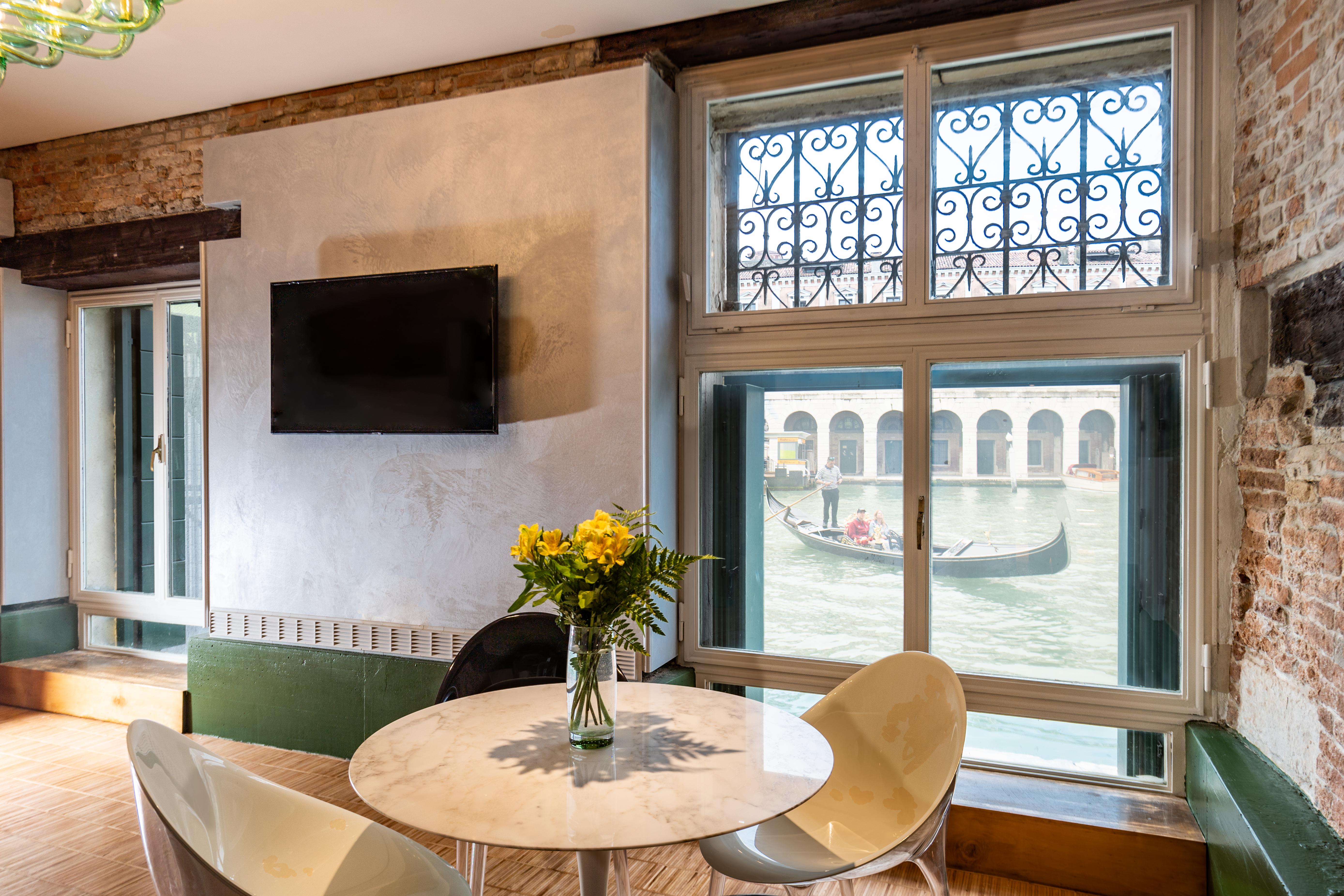 Locanda Leon Bianco On The Grand Canal Venice Exterior photo